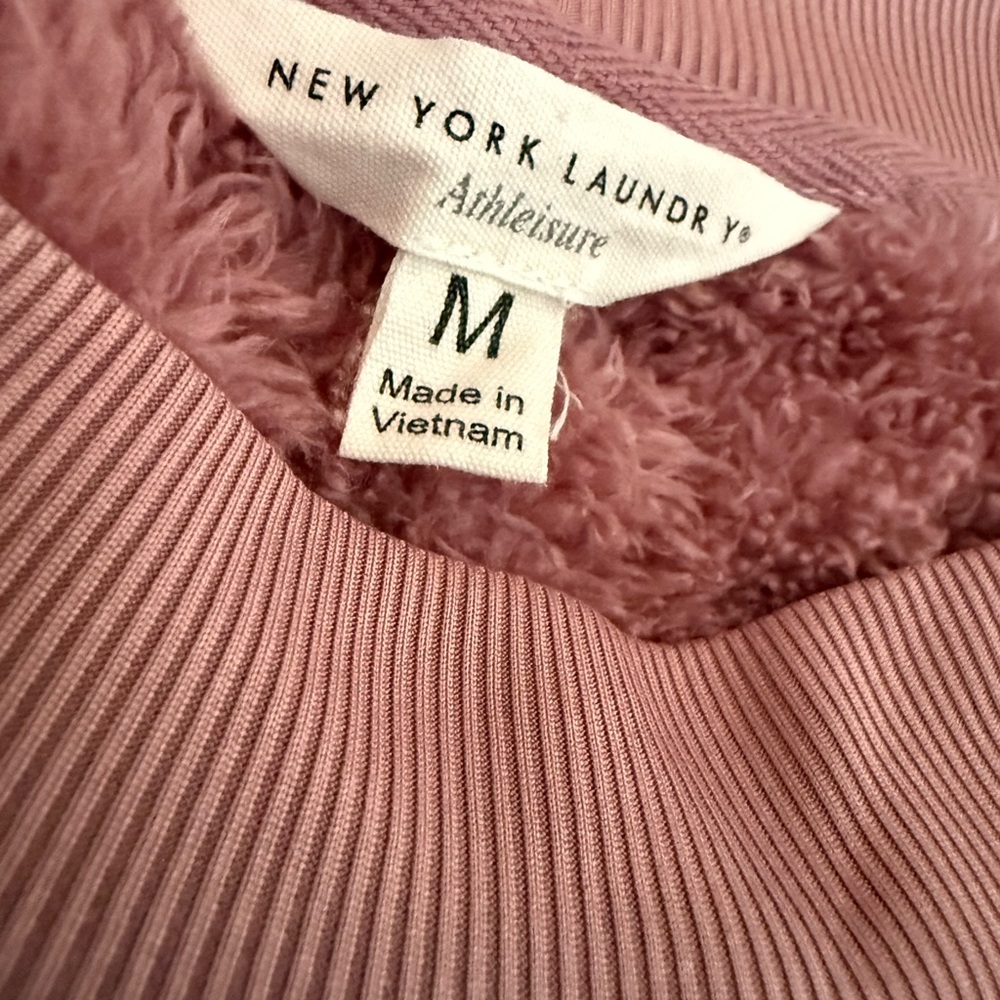 New York Laundry Mauve Athleisure Top